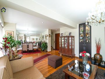 VENDO AMPLIO Y FUNCIONAL DPTO EN 2DO PISO VISTA CALLE CON BALCON EN SURCO-URB.VALLE HERMOSO.
