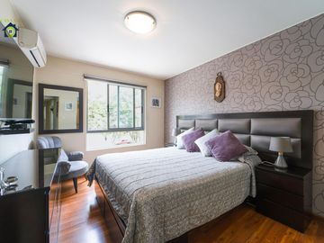 VENDO AMPLIO Y FUNCIONAL DPTO EN 2DO PISO VISTA CALLE CON BALCON EN SURCO-URB.VALLE HERMOSO.