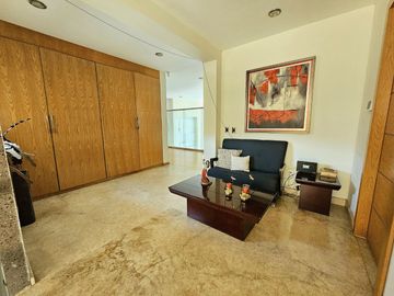 LAS CAÑADAS CASA EN VENTA SUPER COMPLETA CON ALBERCA, TERRAZA, BAR Y HERMOSO JAR