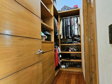 LAS CAÑADAS CASA EN VENTA SUPER COMPLETA CON ALBERCA, TERRAZA, BAR Y HERMOSO JAR