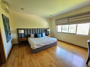 LAS CAÑADAS CASA EN VENTA SUPER COMPLETA CON ALBERCA, TERRAZA, BAR Y HERMOSO JAR