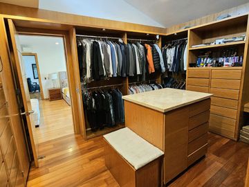 LAS CAÑADAS CASA EN VENTA SUPER COMPLETA CON ALBERCA, TERRAZA, BAR Y HERMOSO JAR