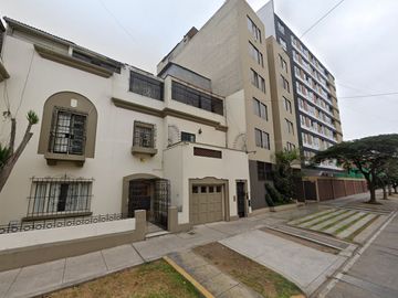 SE ALQUILA TERCER PISO 130m2