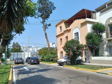 SE ALQUILA TERCER PISO 130m2
