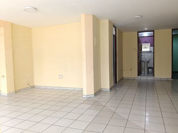 SE ALQUILA TERCER PISO 130m2