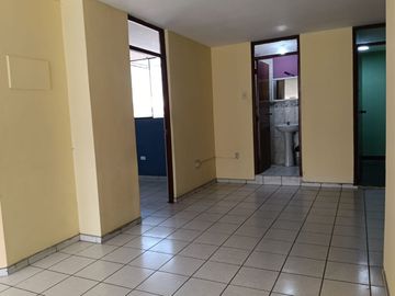 SE ALQUILA TERCER PISO 130m2