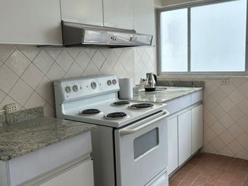 VENTA LINDO FLAT VISTA EXTERNA EN SAN ISIDRO.AV. JORGE BASADRE.