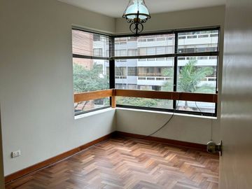 VENTA LINDO FLAT VISTA EXTERNA EN SAN ISIDRO.AV. JORGE BASADRE.