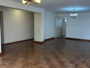 VENTA LINDO FLAT VISTA EXTERNA EN SAN ISIDRO.AV. JORGE BASADRE.