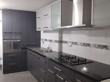 🏡 ¡VENTA DEPARTAMENTO REMODELADO – BARRANCO!