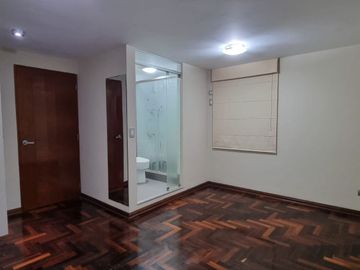 🏡 ¡VENTA DEPARTAMENTO REMODELADO – BARRANCO!