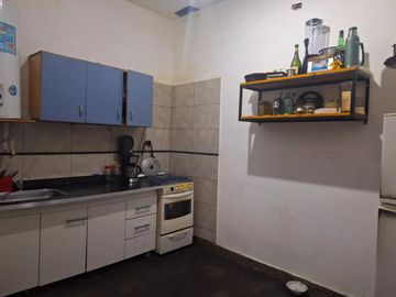 VENTA CASA 4 AMBIENTES CON COCHERA LA TABLADA
