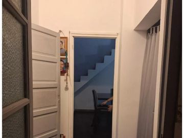 VENTA CASA 4 AMBIENTES CON COCHERA LA TABLADA