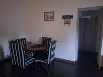 VENTA CASA 4 AMBIENTES CON COCHERA LA TABLADA