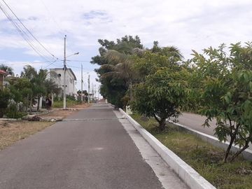 @Punta Barandúa Infantería de Marina Santa Elena Ecuador En Venta Casa de 2 pisos