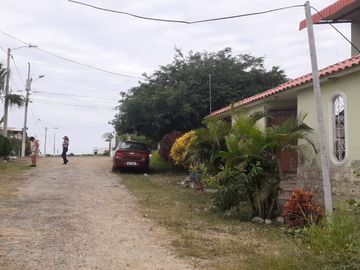 @Punta Barandúa Infantería de Marina Santa Elena Ecuador En Venta Casa de 2 pisos