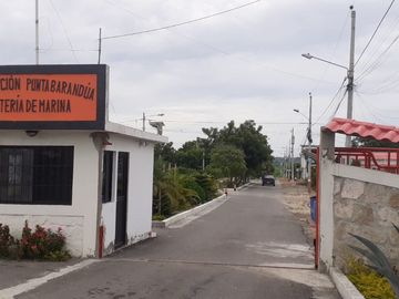 @Punta Barandúa Infantería de Marina Santa Elena Ecuador En Venta Casa de 2 pisos