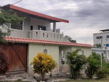 @Punta Barandúa Infantería de Marina Santa Elena Ecuador En Venta Casa de 2 pisos