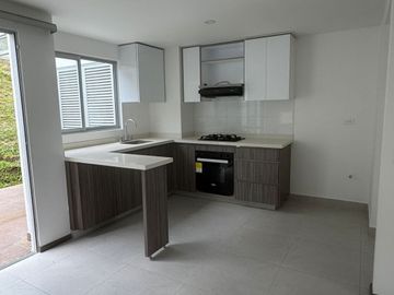 Vendo hermosa casa en conjunto cerrado de 96m2 en el sector de la Florida, Manizales