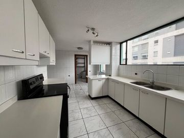 Vendo departamento de 3 habitaciones en sector de Republica de el Salvador