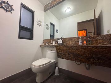 CASA VENTA SANTA CLARA FRENTE A PARQUE