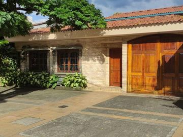 SE VENDE CASA