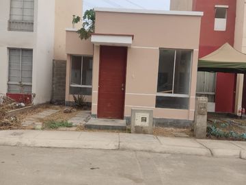 VENDO CASA  EN VILLA CLUB-CARABAYLLO