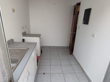 VENDO CASA  EN VILLA CLUB-CARABAYLLO