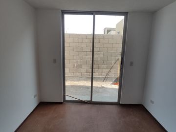 VENDO CASA  EN VILLA CLUB-CARABAYLLO