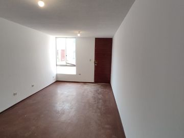 VENDO CASA  EN VILLA CLUB-CARABAYLLO