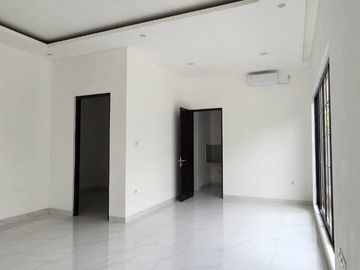 Rumah Bagus Jl. Kiwi Graha Raya Strategis Siaphuni