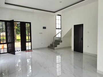 Rumah Bagus Jl. Kiwi Graha Raya Strategis Siaphuni
