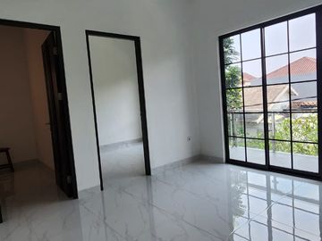 Rumah Bagus Jl. Kiwi Graha Raya Strategis Siaphuni