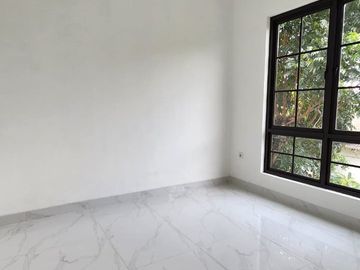 Rumah Bagus Jl. Kiwi Graha Raya Strategis Siaphuni