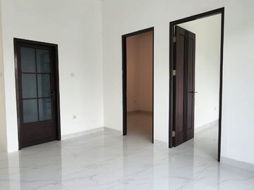 Rumah Bagus Jl. Kiwi Graha Raya Strategis Siaphuni