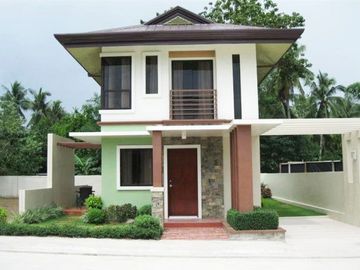 Preselling House and Lot with Golf Right in The Woodlands Prime