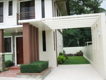 Preselling House and Lot with Golf Right in The Woodlands Prime