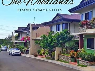 Preselling House and Lot with Golf Right in The Woodlands Prime