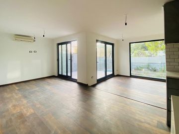 Casa En Venta En Vitacura. 5 Dormitorios, 5 baños