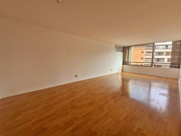 Hermoso Luminoso Departamento Av. Kennedy 10210 Vitacura