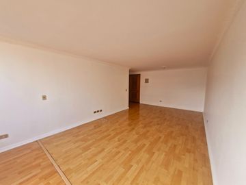 Hermoso Luminoso Departamento Av. Kennedy 10210 Vitacura