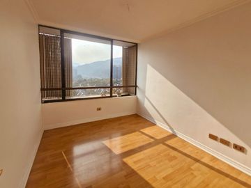 Hermoso Luminoso Departamento Av. Kennedy 10210 Vitacura