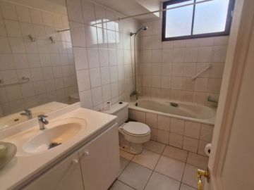 Hermoso Luminoso Departamento Av. Kennedy 10210 Vitacura