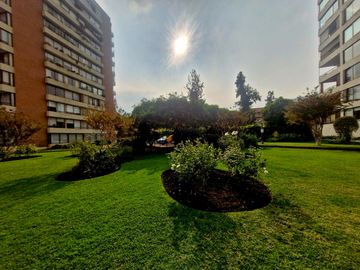 Hermoso Luminoso Departamento Av. Kennedy 10210 Vitacura