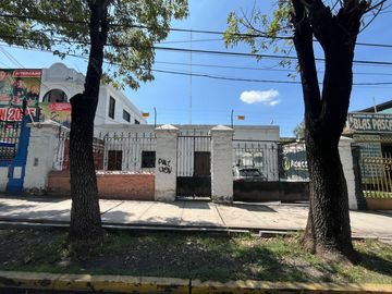 Vendo Casona Como Terreno