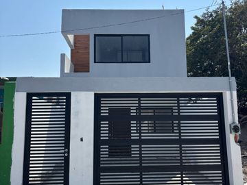 CASA EN VENTA EN CARRANZA BOCA DEL RIO A UNOS MINUTOS DE PLAZAS COMERCIALES