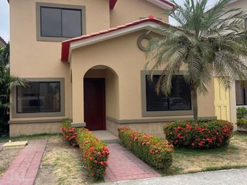 Venta Casa en Ciudad Celeste 4 dormitorios - Samborondón - C317