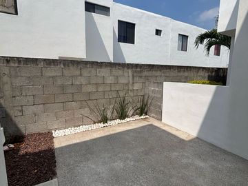 Casas en venta en Cluster con Alberca en Zona Industrial del Puerto de Veracruz