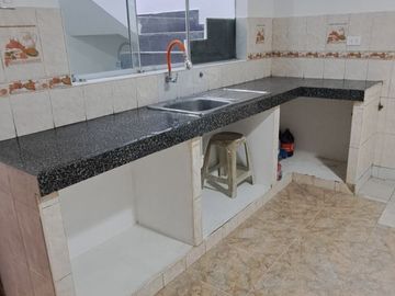 AMPLIA CASA EN VENTA - SAN JUAN DE MIRAFLORES