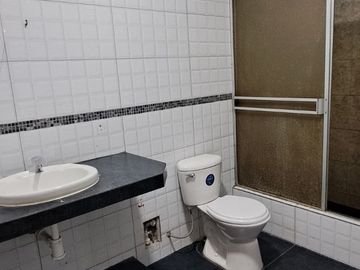 AMPLIA CASA EN VENTA - SAN JUAN DE MIRAFLORES